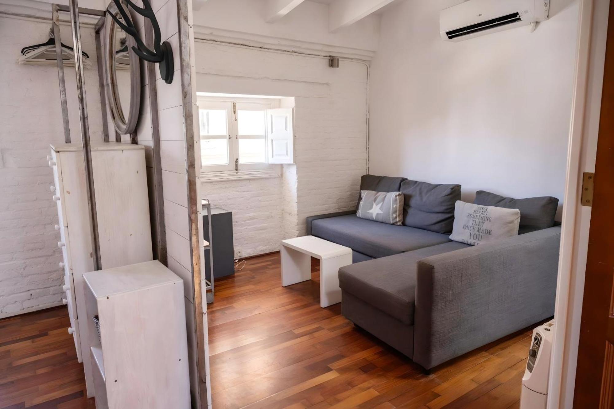 Estudio Ciutat Vella Al Lado De Jardines Del Turia Apartment Valencia Luaran gambar